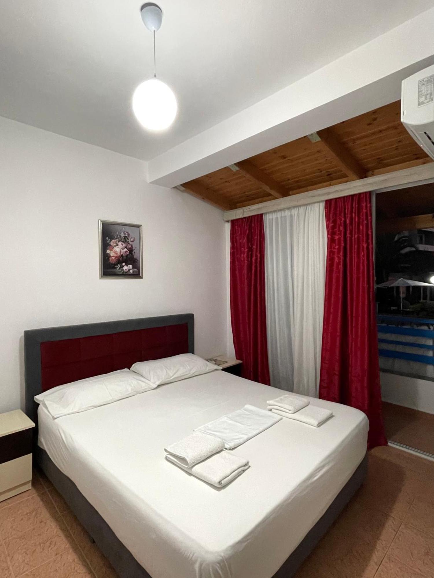 Apartments Monika Sarandë Exterior foto
